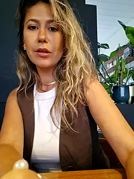 CelynaRoss online show from 07.17.26
