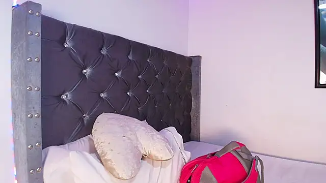 Snapshot of GraceWallace_ chatting on 09.14.25 GraceWallace online show from 09.14.25