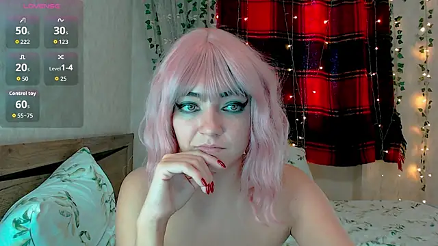 Snapshot of MagicPink chatting on 11.01.25 MagicPink online show from 11.01.25