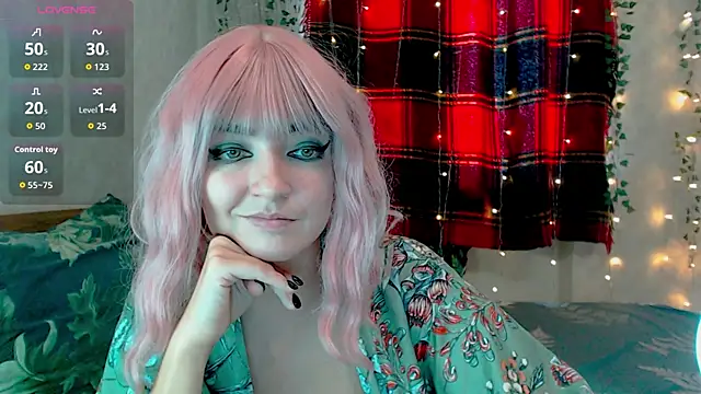 Snapshot of MagicPink chatting on 12.03.25 MagicPink online show from 12.03.25