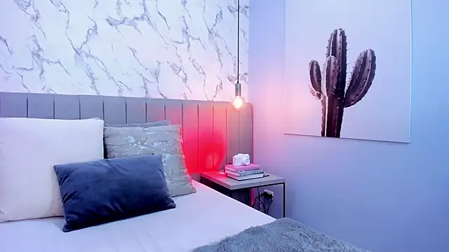 Snapshot of Karlla_Brown chatting on 10.15.25 Karlla Brown online show from 10.15.25