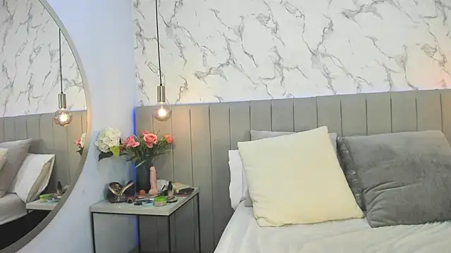 Snapshot of Karlla_Brown chatting on 10.19.25 Karlla Brown online show from 10.19.25