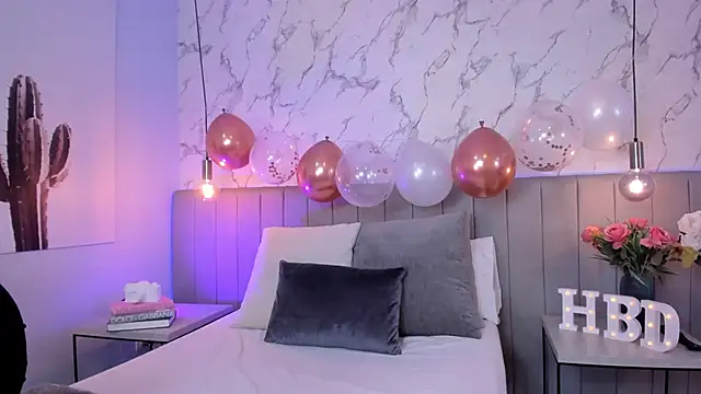 Snapshot of Karlla_Brown chatting on 10.21.25 Karlla Brown online show from 10.21.25