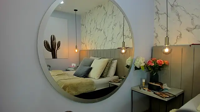 Snapshot of Karlla_Brown chatting on 11.16.25 Karlla Brown online show from 11.16.25