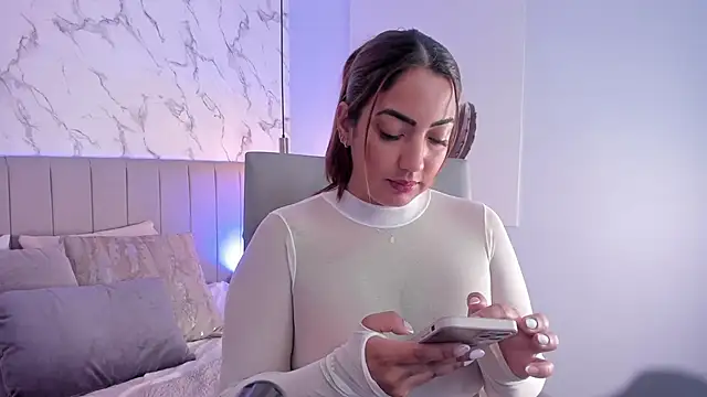 Snapshot of Karlla_Brown chatting on 12.02.25 Karlla Brown online show from 12.02.25