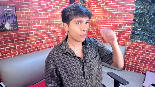 Snapshot of Thiago_Kozak chatting on 04.29.26 Thiago Kozak online show from 04.29.26
