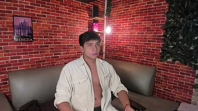 Snapshot of Thiago_Kozak chatting on 05.27.26 Thiago Kozak online show from 05.27.26