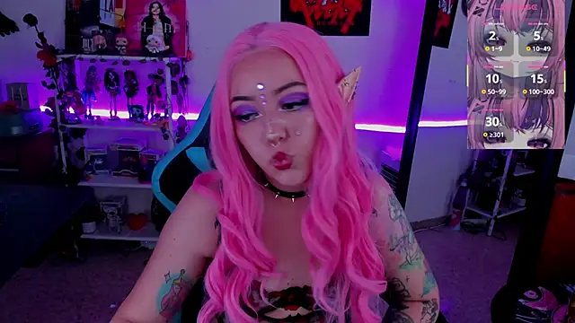 Snapshot of Makii_33 chatting on 11.11.25 Makii 33 online show from 11.11.25