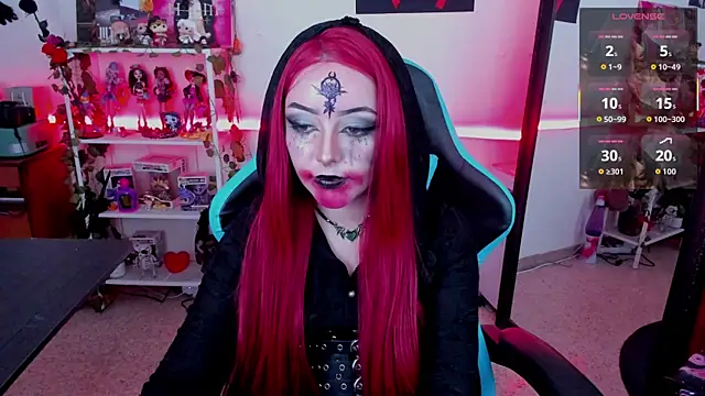 Snapshot of Makii_33 chatting on 11.23.25 Makii 33 online show from 11.23.25