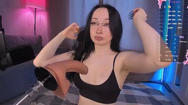 Snapshot of Juicy_Vikki chatting on 03.18.26 Juicy Vikki online show from 03.18.26