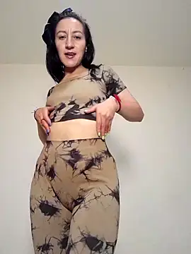 Oriana111 online show from 10.28.25