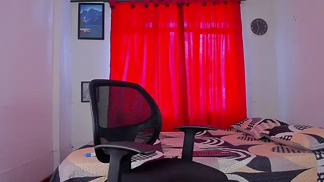 Snapshot of magnusclark chatting on 12.16.25 magnusclark online show from 12.16.25