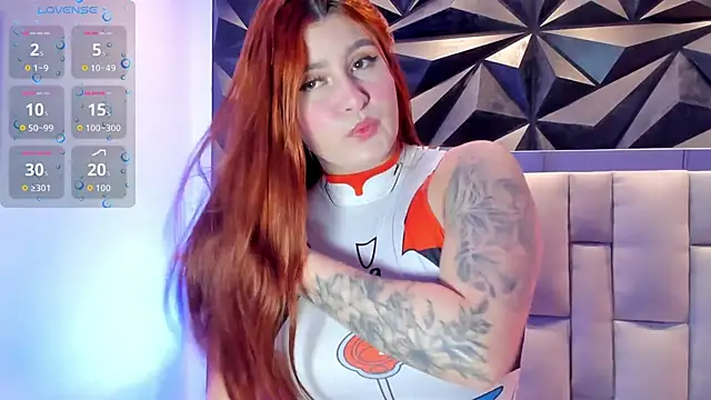 Snapshot of megan_whitee__ chatting on 12.04.25 megan whitee online show from 12.04.25