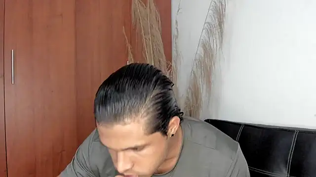 Snapshot of Evansdark1 chatting on 10.22.25 Evansdark1 online show from 10.22.25