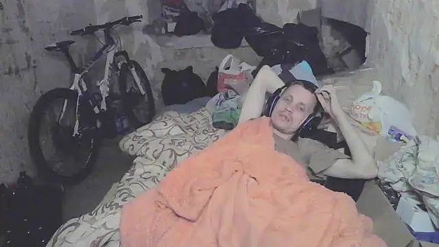 Snapshot of makarov1993 chatting on 09.19.25 makarov1993 online show from 09.19.25