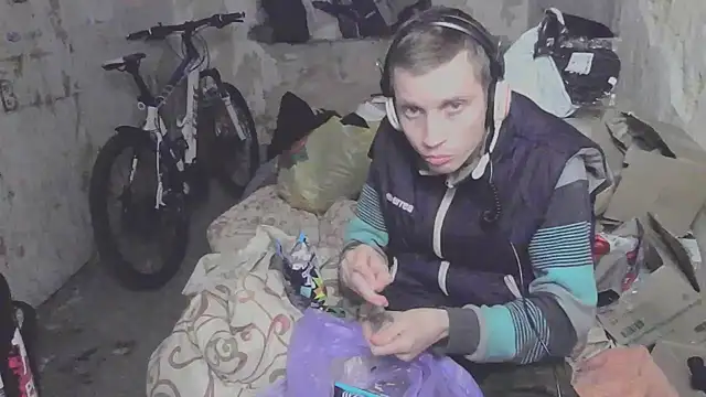 Snapshot of makarov1993 chatting on 10.21.25 makarov1993 online show from 10.21.25