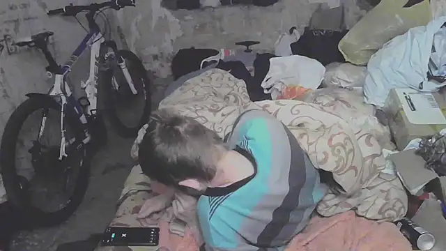 Snapshot of makarov1993 chatting on 10.27.25 makarov1993 online show from 10.27.25