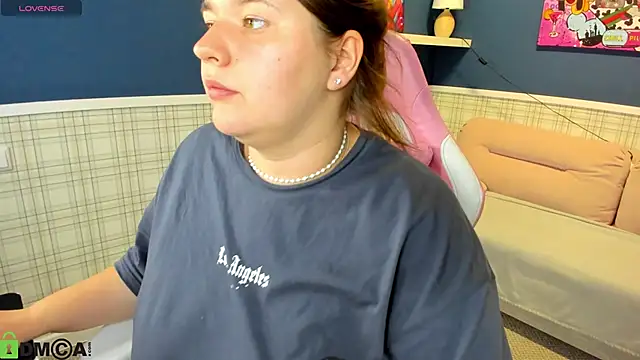 Chloee White online show from 09.14.25