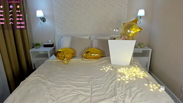 Chloee White online show from 12.05.25