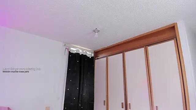 Snapshot of Londonttipton chatting on 10.03.25 Londonttipton online show from 10.03.25