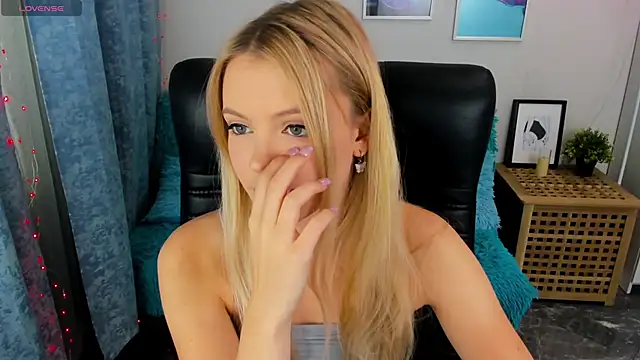 KatherineePierce online show from 09.25.25