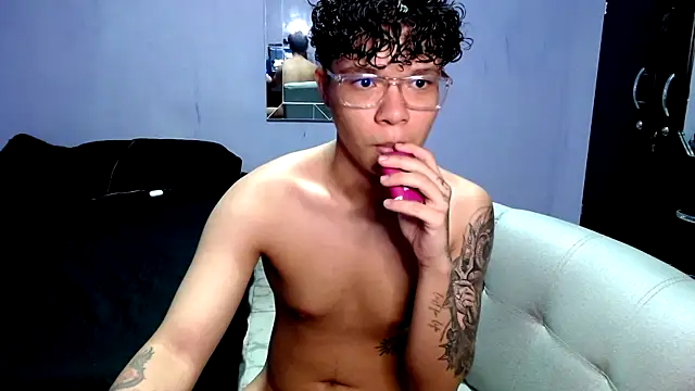 Dereck Gils online show from 12.04.25