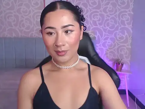 Snapshot of evelyn_ch_ chatting on 09.19.25 evelyn ch online show from 09.19.25