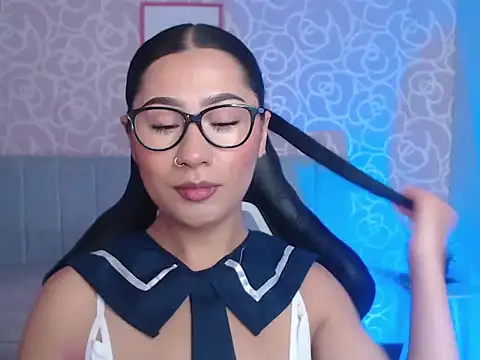 Snapshot of evelyn_ch_ chatting on 09.25.25 evelyn ch online show from 09.25.25