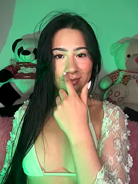 Snapshot of evelyn_ch_ chatting on 10.03.25 evelyn ch online show from 10.03.25