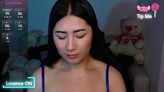 Snapshot of evelyn_ch_ chatting on 12.02.25 evelyn ch online show from 12.02.25