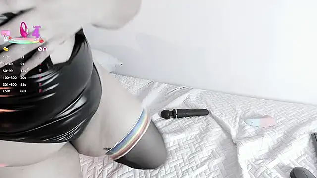 Snapshot of hinazuru chatting on 11.12.25 hinazuru online show from 11.12.25