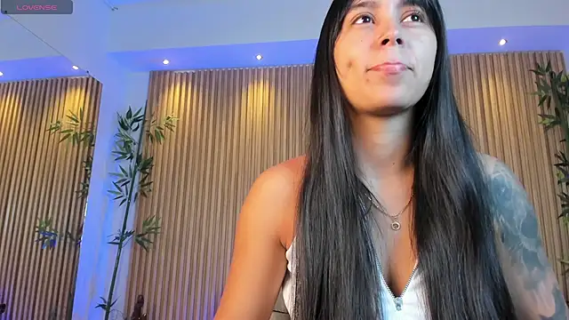 Snapshot of freyja_sweet_ chatting on 10.12.25 freyja sweet  online show from 10.12.25