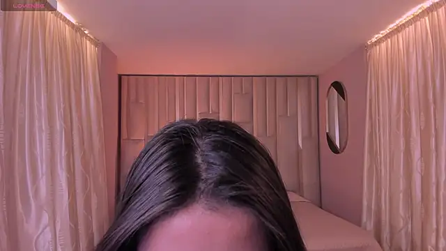 IsabellaMoreau online show from 11.03.25