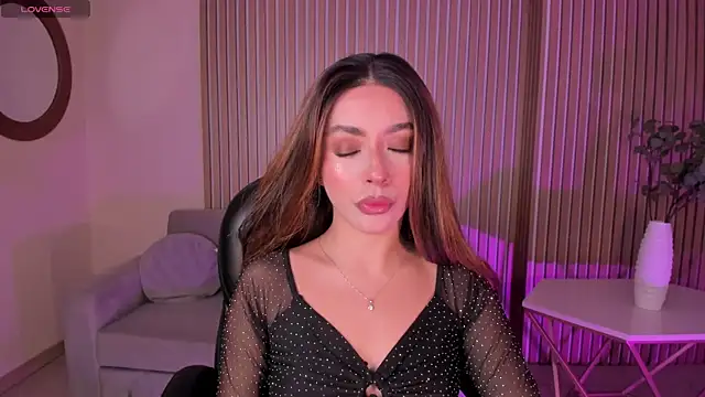 IsabellaMoreau online show from 07.07.26