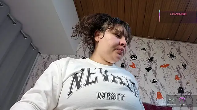 Snapshot of Larissa_Antonella chatting on 11.03.25 Larissa Antonella online show from 11.03.25