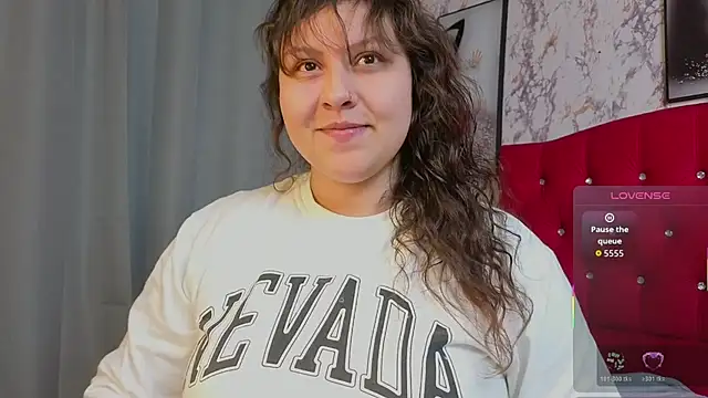 Snapshot of Larissa_Antonella chatting on 11.10.25 Larissa Antonella online show from 11.10.25