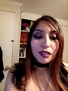 Snapshot of Caos_lily chatting on 11.08.25 Caos lily online show from 11.08.25