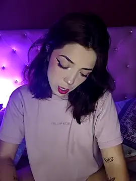 Snapshot of summi10 chatting on 11.12.25 summi10 online show from 11.12.25