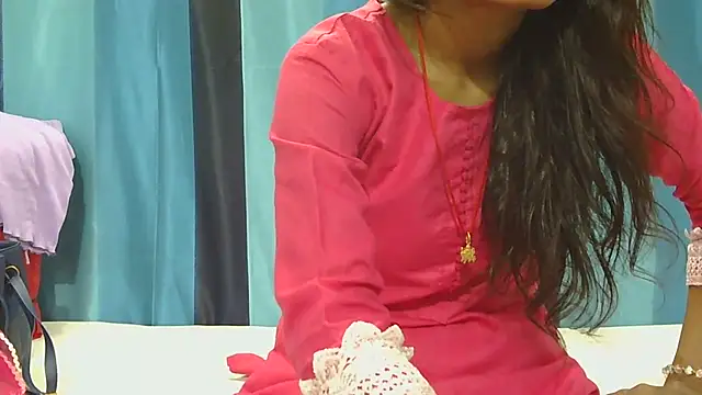 Snapshot of Aarti_misty71 chatting on 10.27.25 Aarti misty71 online show from 10.27.25