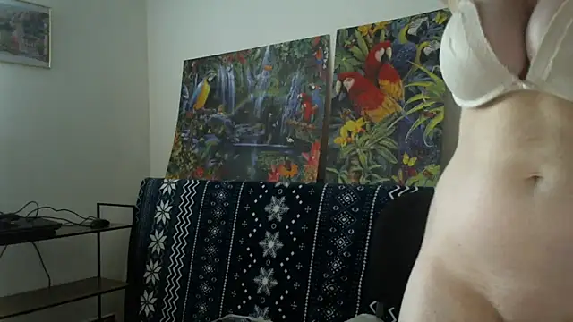 Snapshot of sweetdolly20 chatting on 10.04.25 sweetdolly20 online show from 10.04.25