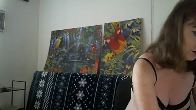 Snapshot of sweetdolly20 chatting on 11.01.25 sweetdolly20 online show from 11.01.25