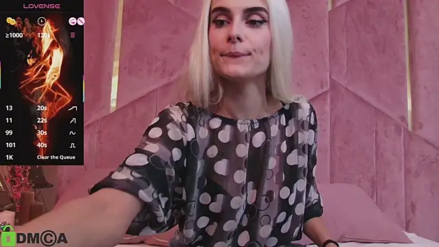 Snapshot of SelenaDaze chatting on 11.29.25 SelenaDaze online show from 11.29.25