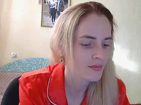 Snapshot of JayeTyler chatting on 11.25.25 JayeTyler online show from 11.25.25