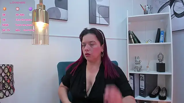 Snapshot of VeronicaBlake chatting on 06.30.26 VeronicaBlake online show from 06.30.26
