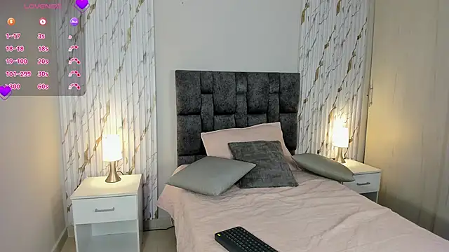 Snapshot of MissVioleet_ chatting on 02.05.26 MissVioleet online show from 02.05.26