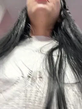 Snapshot of oh_nina chatting on 09.20.25 oh nina online show from 09.20.25