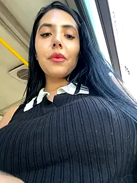 Snapshot of oh_nina chatting on 09.25.25 oh nina online show from 09.25.25