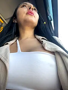 Snapshot of oh_nina chatting on 09.28.25 oh nina online show from 09.28.25