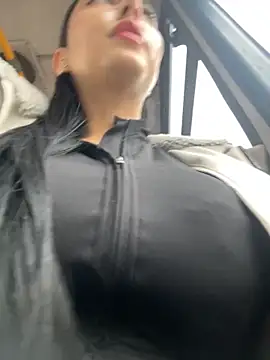 Snapshot of oh_nina chatting on 09.29.25 oh nina online show from 09.29.25