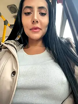 Snapshot of oh_nina chatting on 10.16.25 oh nina online show from 10.16.25